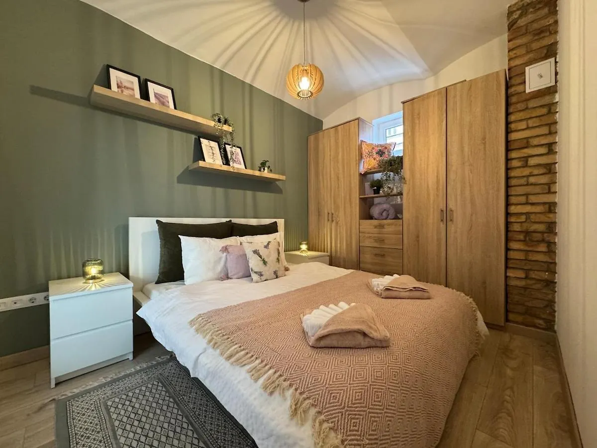 V17 Duplex At Westend Mall Budapest Apartman